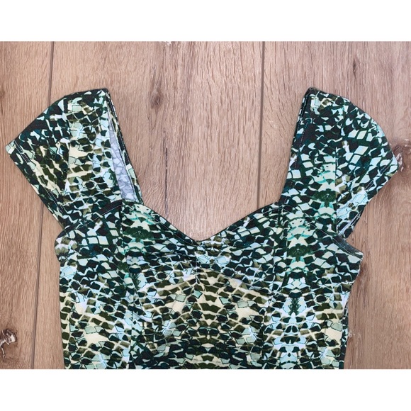 Guess Mermaid Snake Top - Picture 4 of 5